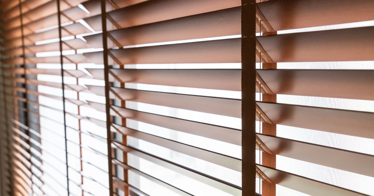 มู่ลี่คืออะไร มีข้อดีต่างจากผ้าม่านอย่างไร? LUXE DÉCOR มีคำตอบ!